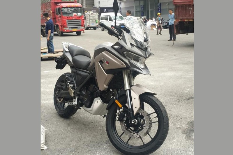 &quot;Xe no Tau” Loncin DS8 Adventure nhai BMW G650GS-Hinh-2